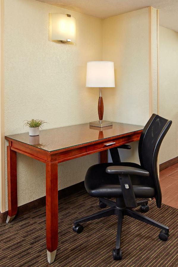Deluxe Queen Room with Two Queen Beds